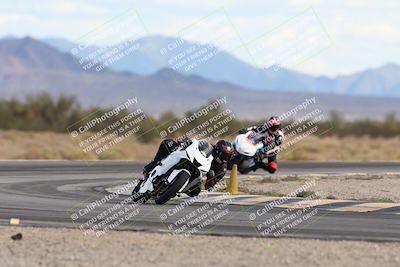 media/Nov-16-2025-Race Pace (Sun) [[8c5fa54630]]/Non Verified Riders (1st 20 Minutes)/5-Turn 15 (110pm)/